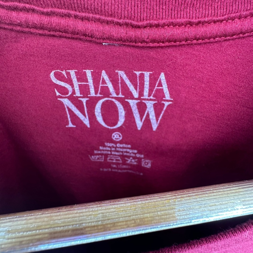 2018 Shania Twain Now Tour Tshirt Red SZ XL Baggy Concert Music Country Western - Picture 4 of 8